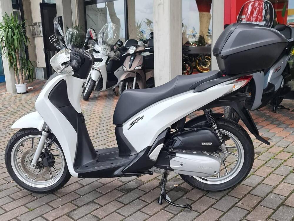 Honda SH 150 i ABS (2013 - 16) (2)