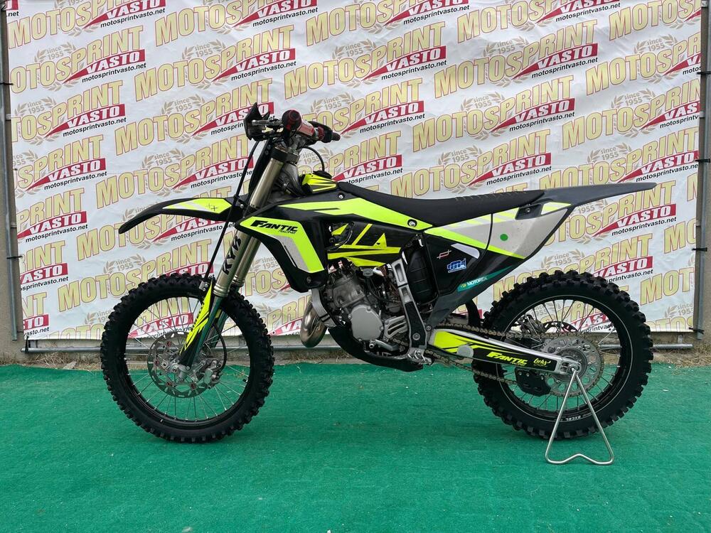 Fantic Motor XX 125 Black Edition 2T (2024) (2)