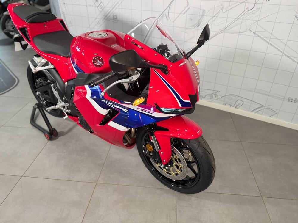 Honda CBR 600 RR (2024 - 26) (10)