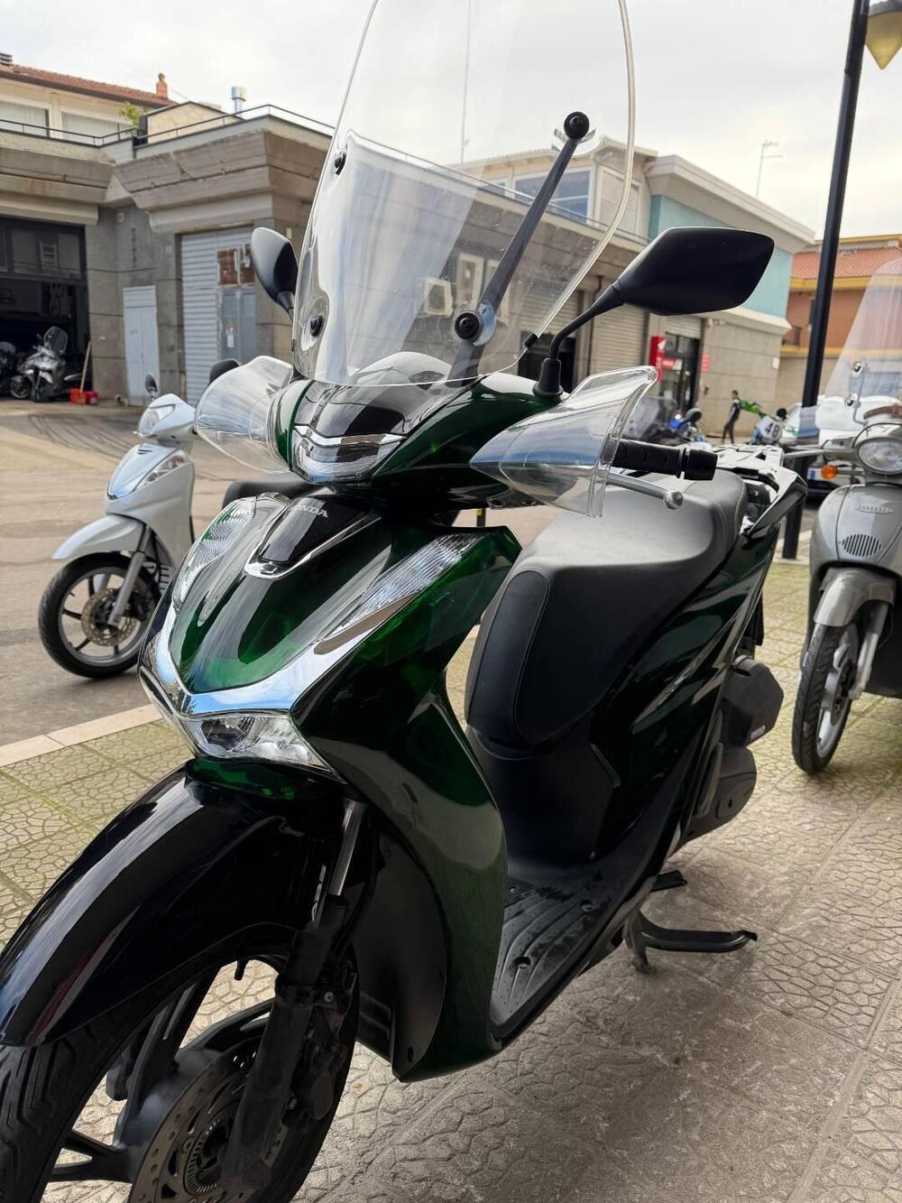 Honda SH 125i Vetro (2024 - 25) (2)