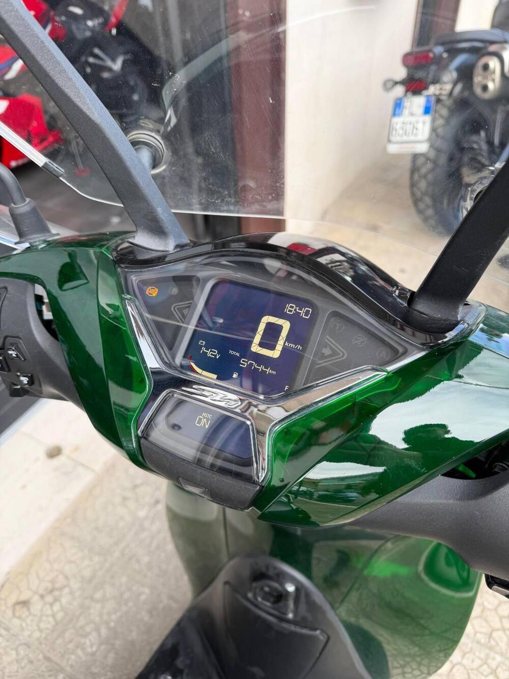 Honda SH 125i Vetro (2024 - 25) (3)