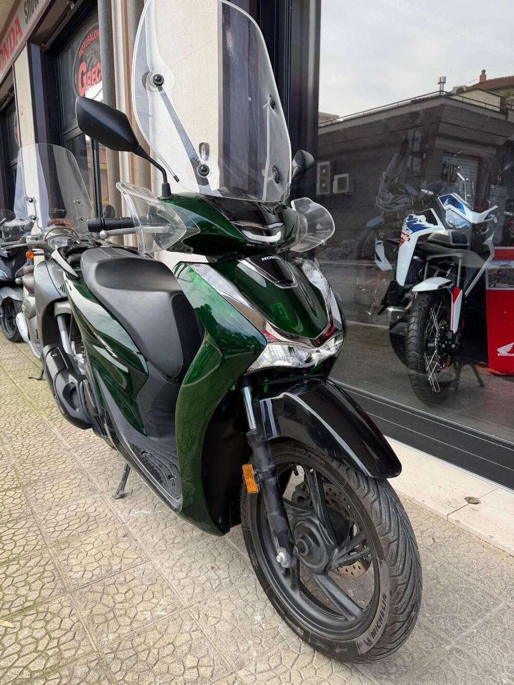 Honda SH 125i Vetro (2024 - 25) (6)