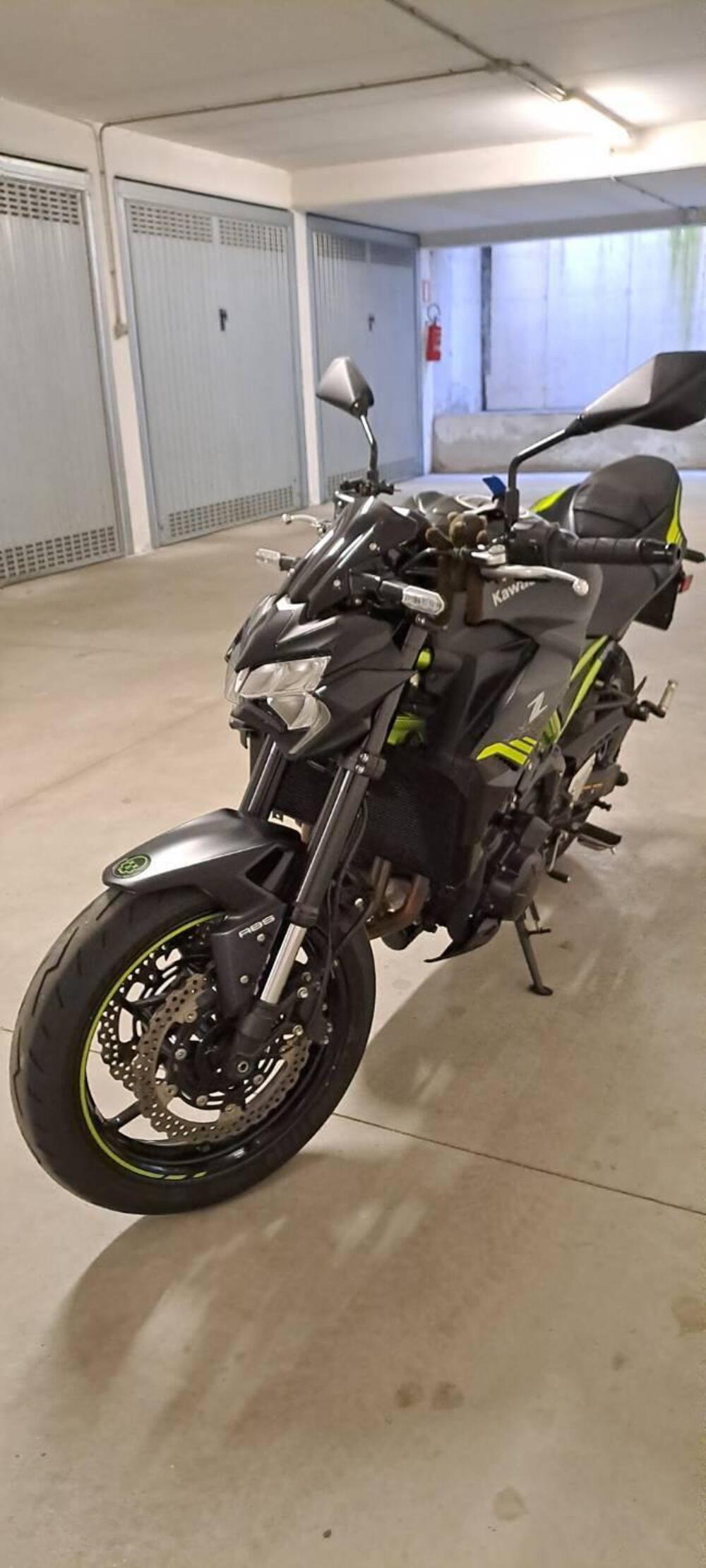 Kawasaki Z 900 (2021 - 24) (2)
