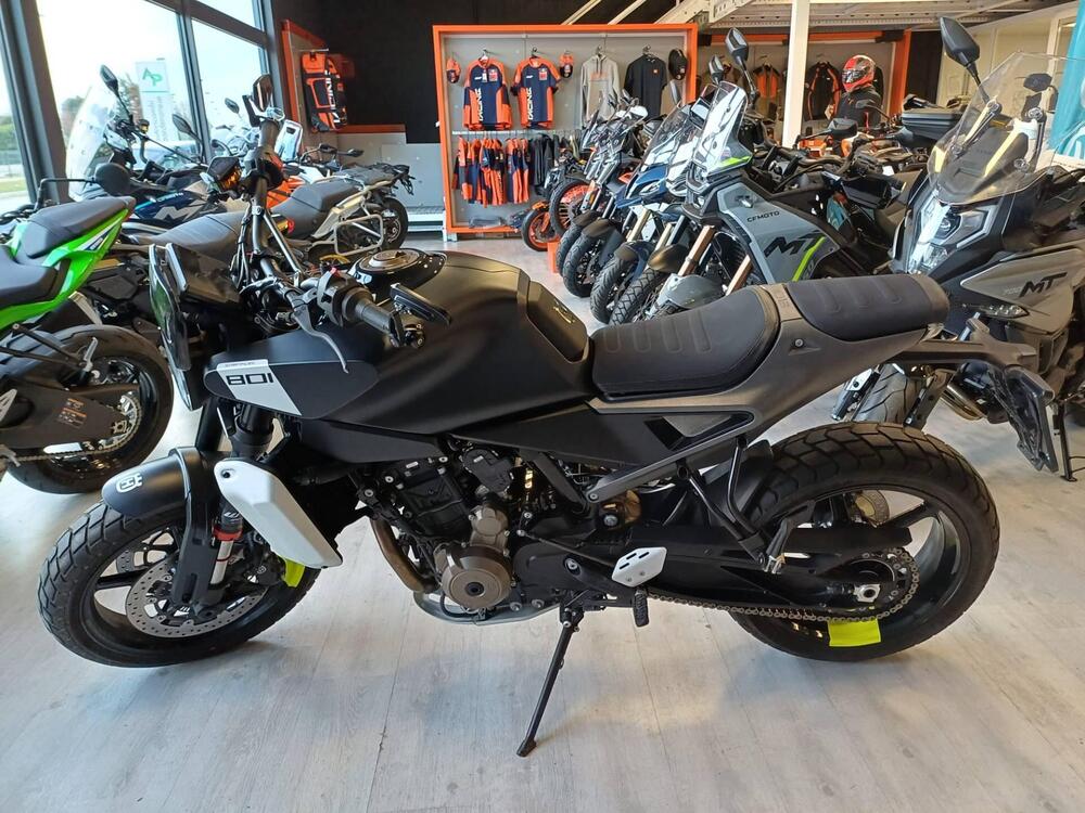 Husqvarna Svartpilen 801 (2024 - 26)