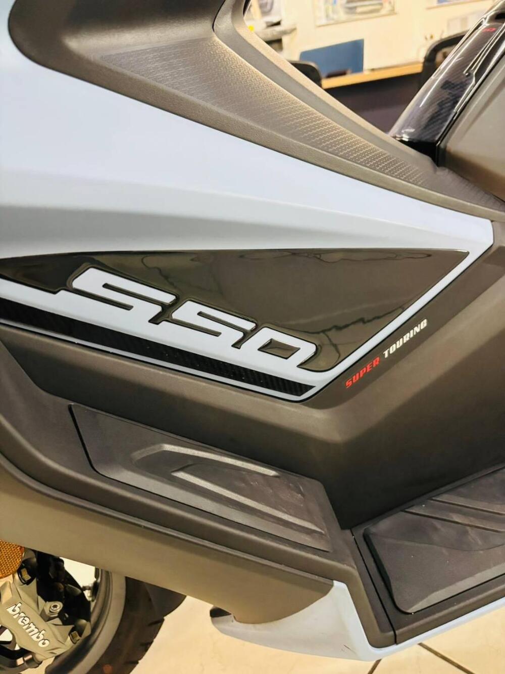 Kymco AK 550 ETS (2021 - 26) (3)