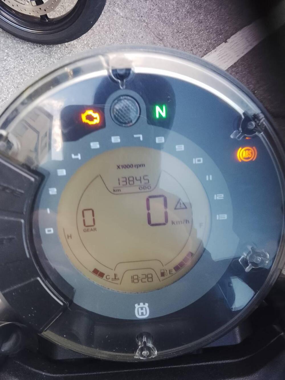 Husqvarna Svartpilen 401 (2021 - 23) (3)