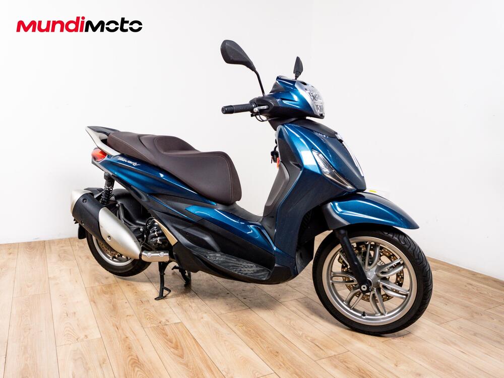 Piaggio Beverly 300 Hpe (2021) (2)