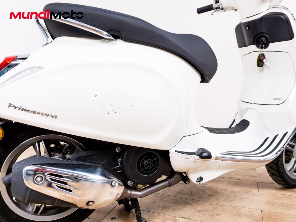 Vespa Primavera 125 Batik (2024 - 26) (4)