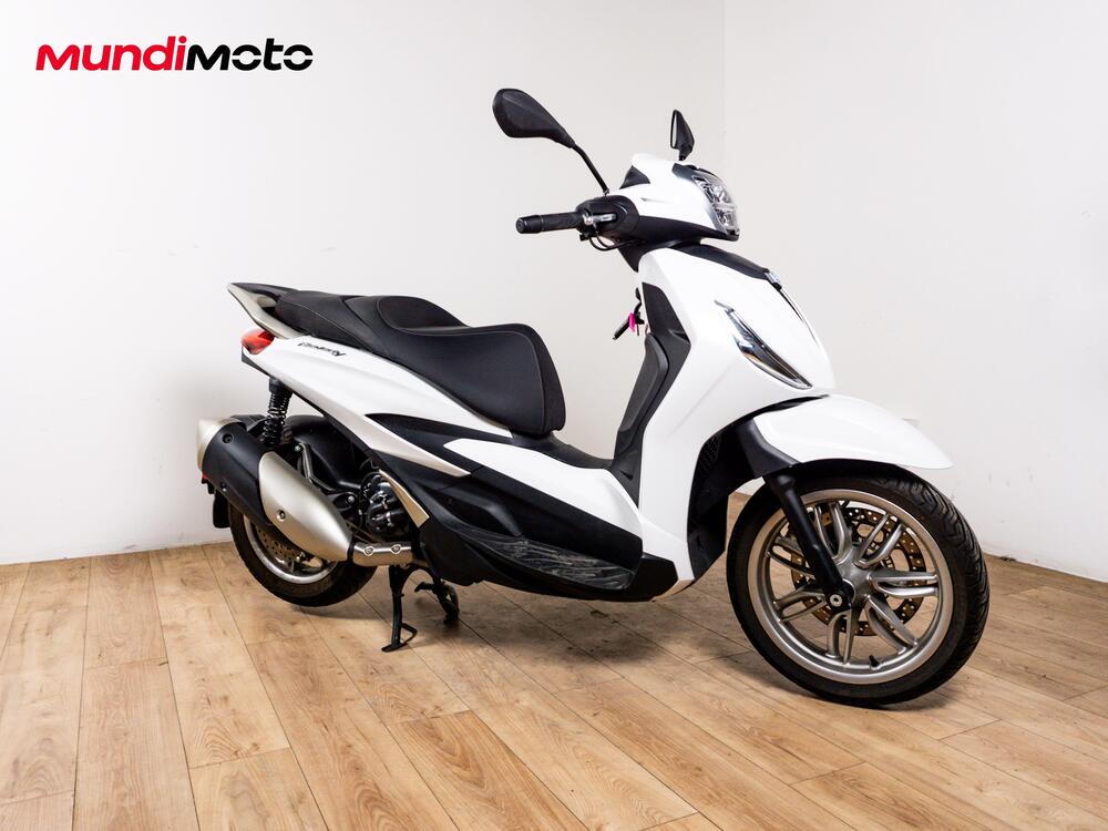 Piaggio Beverly 300 Hpe (2021) (2)
