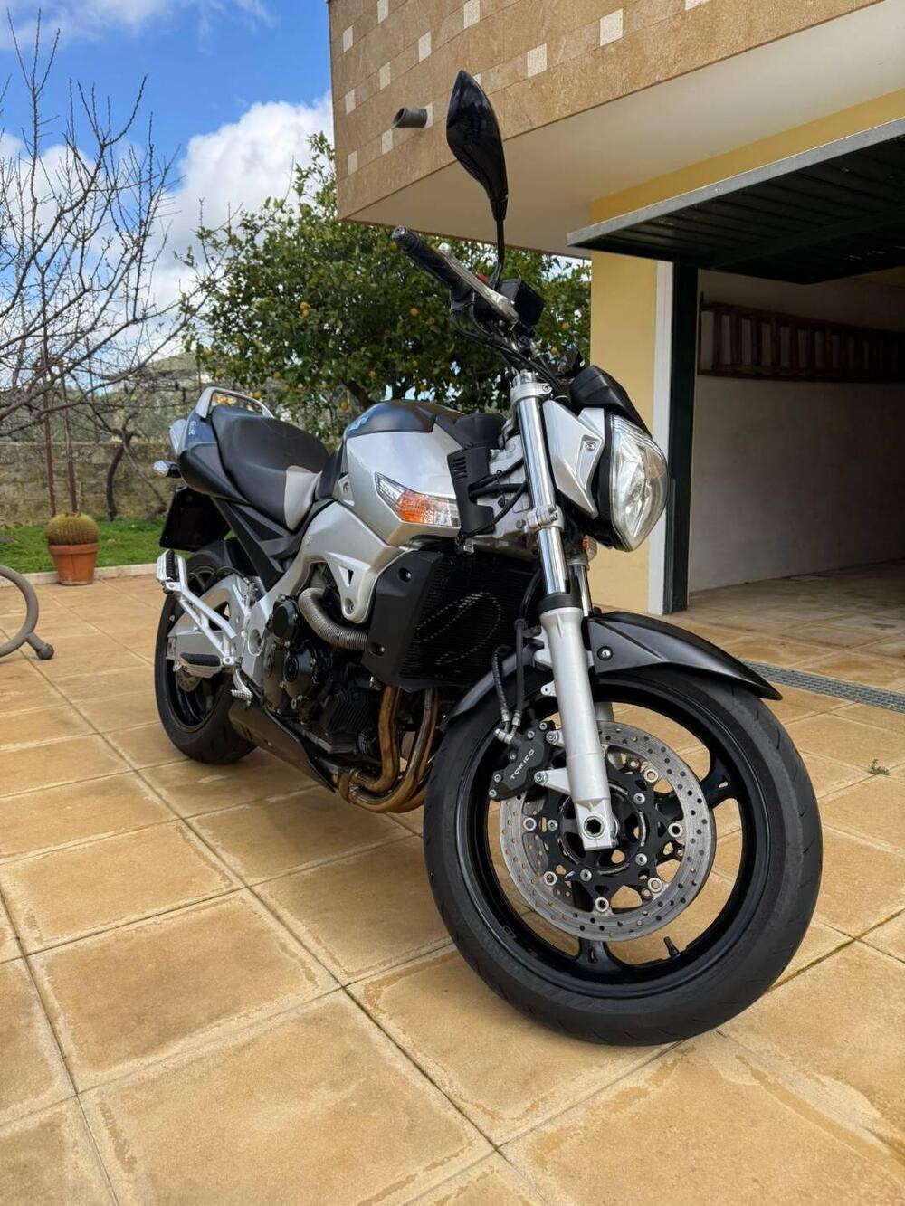 Suzuki GSR 600 (2006 - 11) (4)