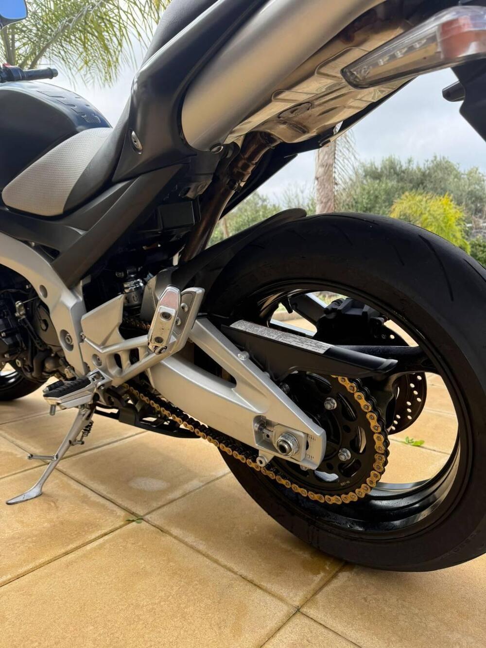 Suzuki GSR 600 (2006 - 11) (6)