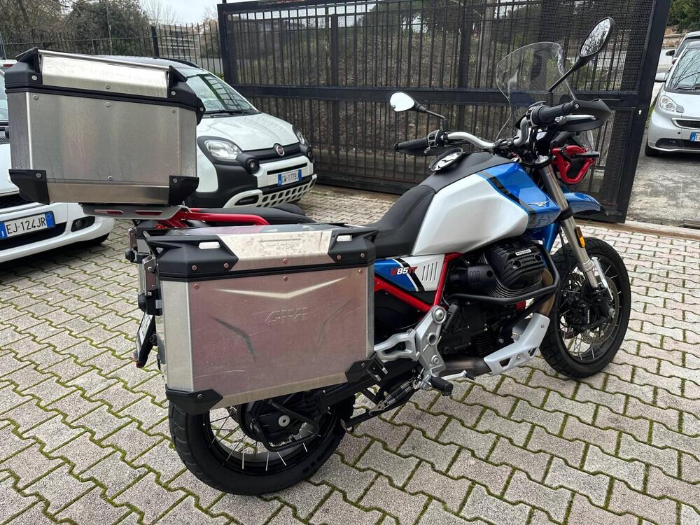 Moto Guzzi V85 TT (2021 - 23) (6)