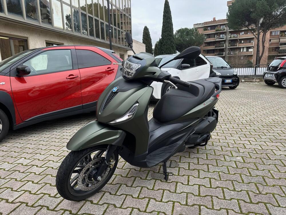 Piaggio Beverly 300 ABS-ASR (2021 - 25) (3)