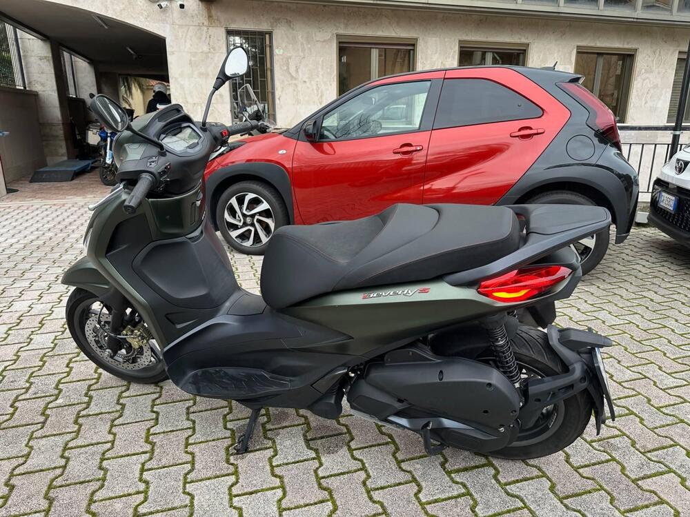 Piaggio Beverly 300 ABS-ASR (2021 - 25) (4)