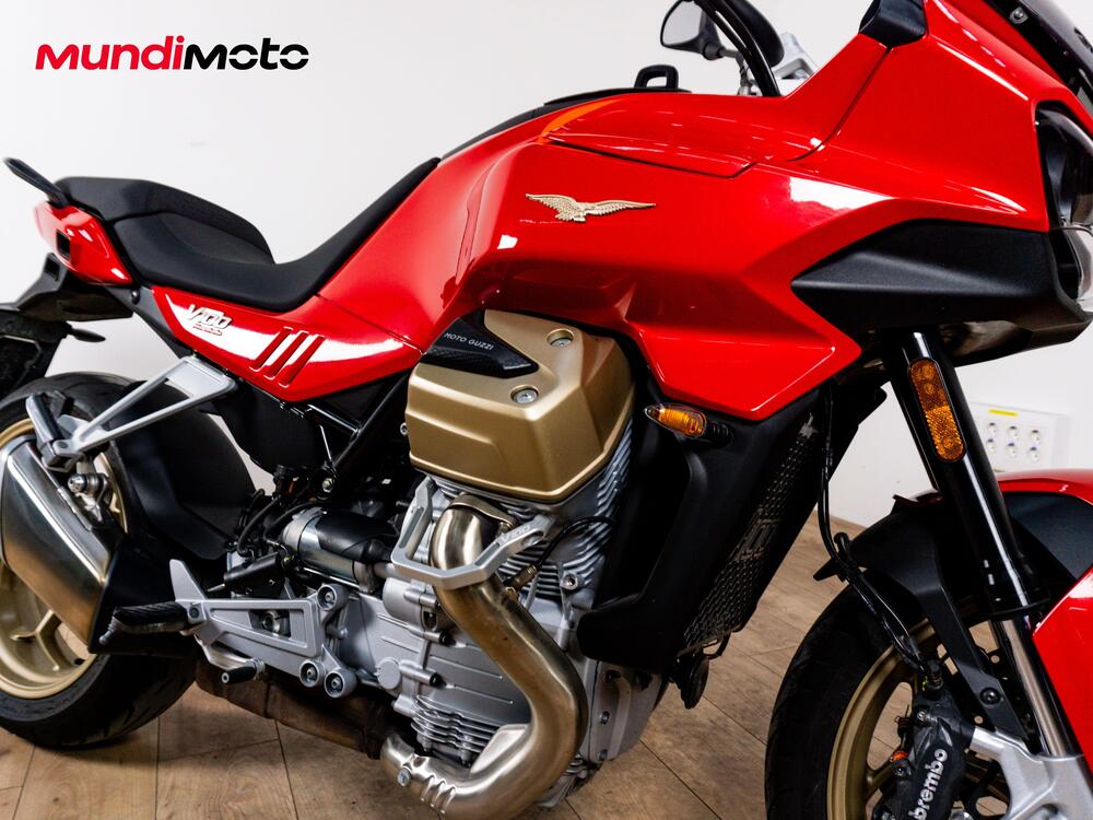 Moto Guzzi V100 Mandello (2022 - 24) (5)