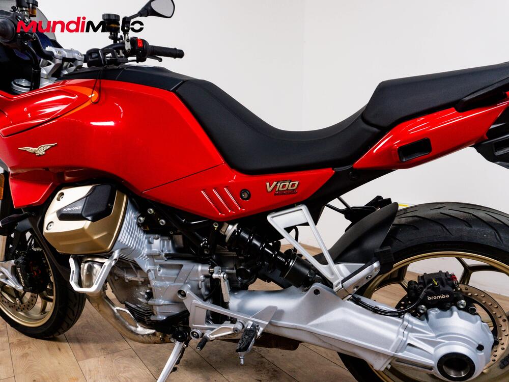 Moto Guzzi V100 Mandello (2022 - 24) (10)