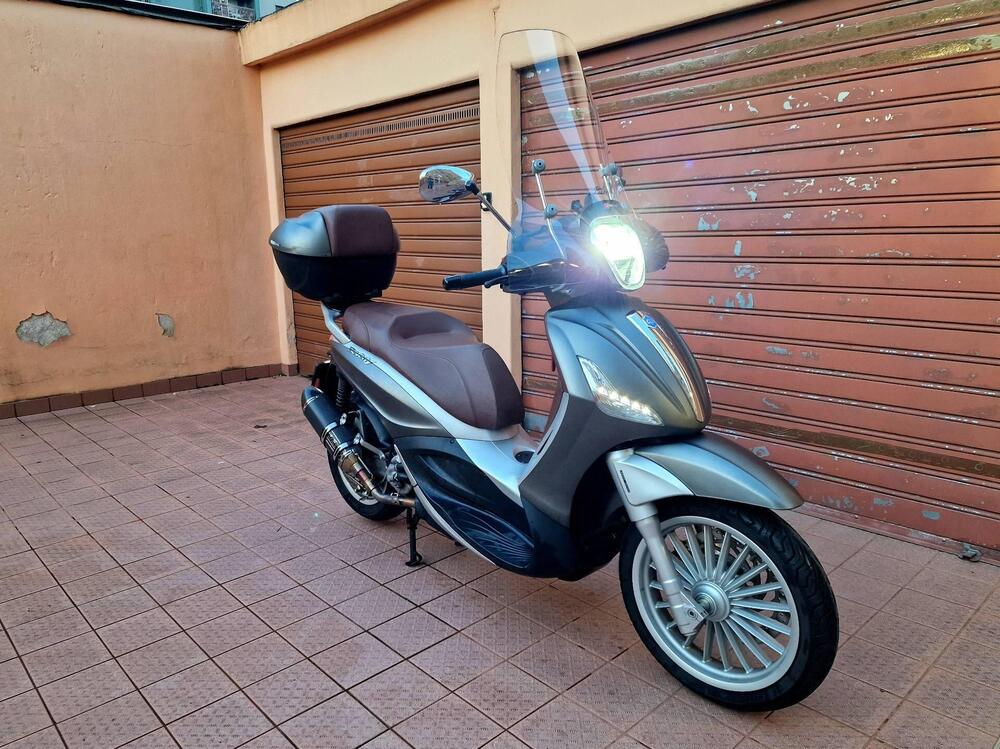 Piaggio Beverly 300 i.e. ABS-ASR (2016 - 20) (3)