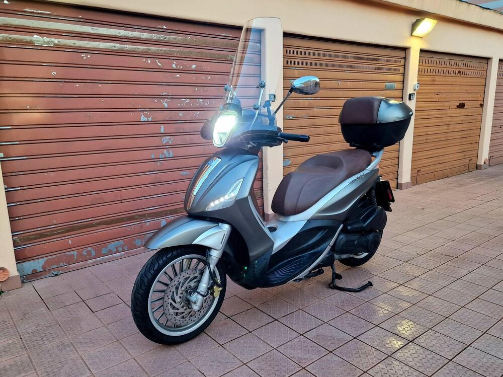 Piaggio Beverly 300 i.e. ABS-ASR (2016 - 20) (4)