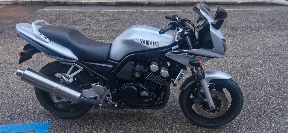 Yamaha FZS 600 Fazer (2002 - 03) (4)