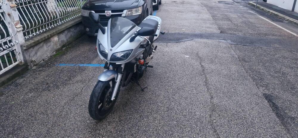 Yamaha FZS 600 Fazer (2002 - 03) (5)