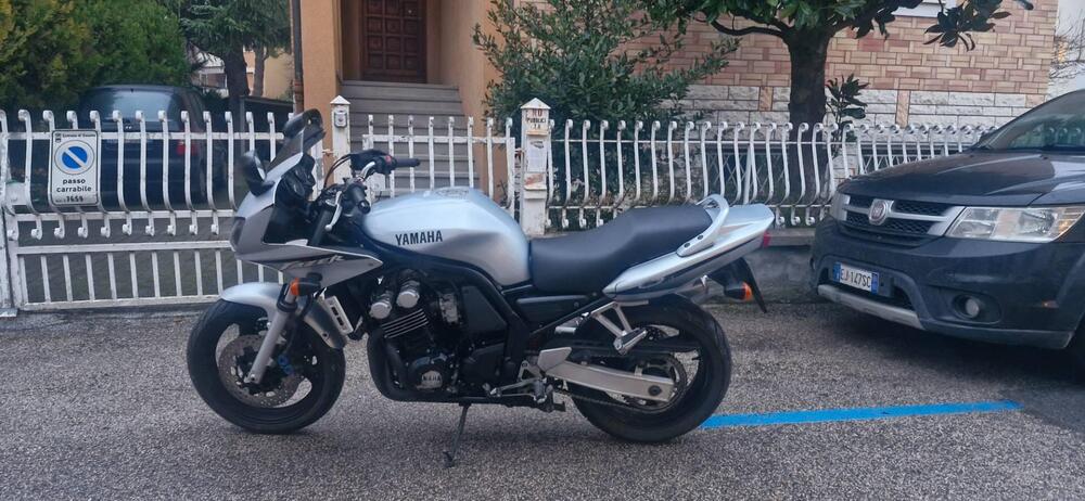 Yamaha FZS 600 Fazer (2002 - 03) (6)