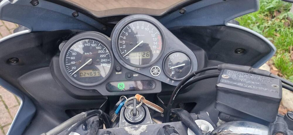 Yamaha FZS 600 Fazer (2002 - 03) (9)