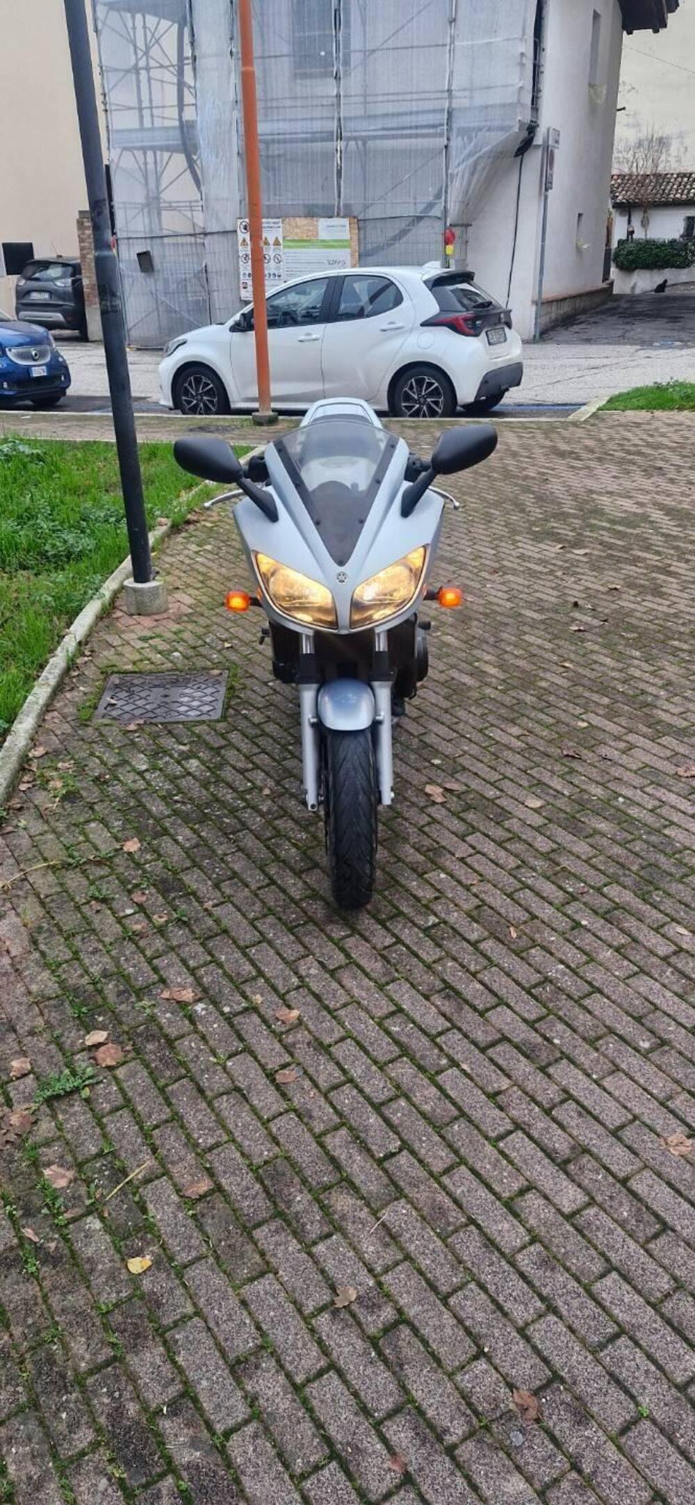 Yamaha FZS 600 Fazer (2002 - 03) (10)