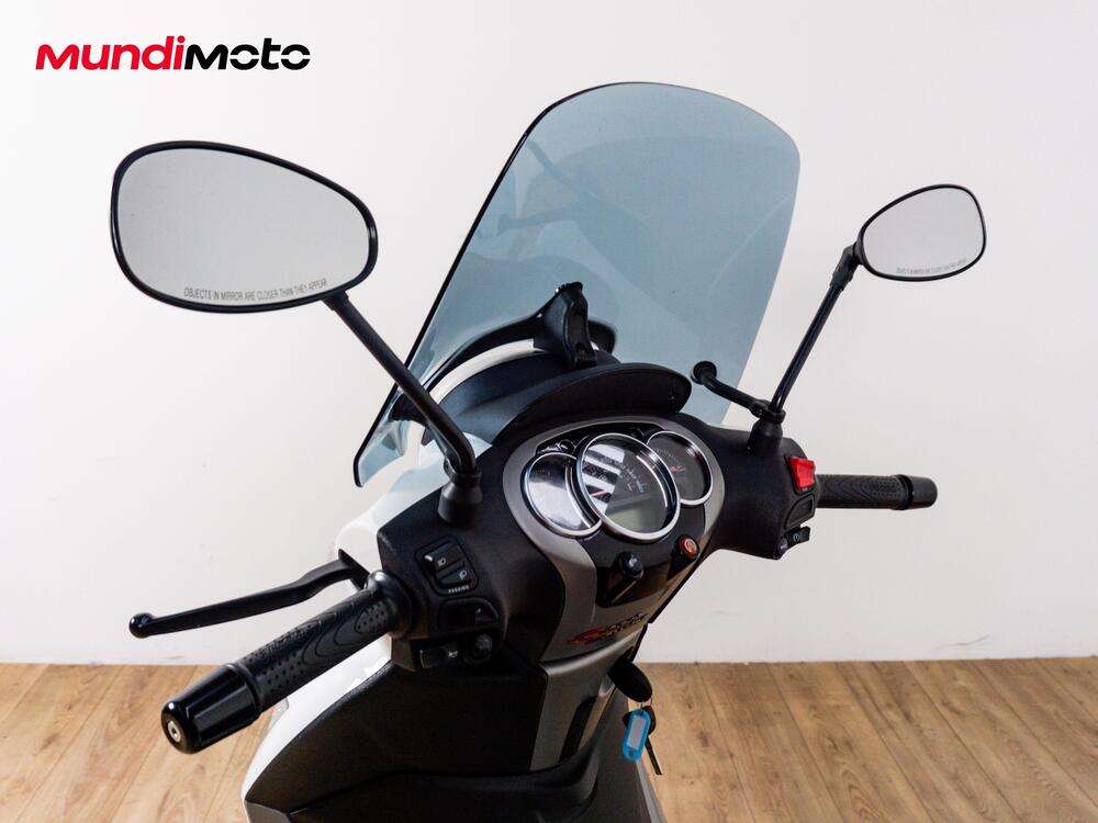 Piaggio Beverly 350 SportTouring ie ABS (2011 - 17) (11)