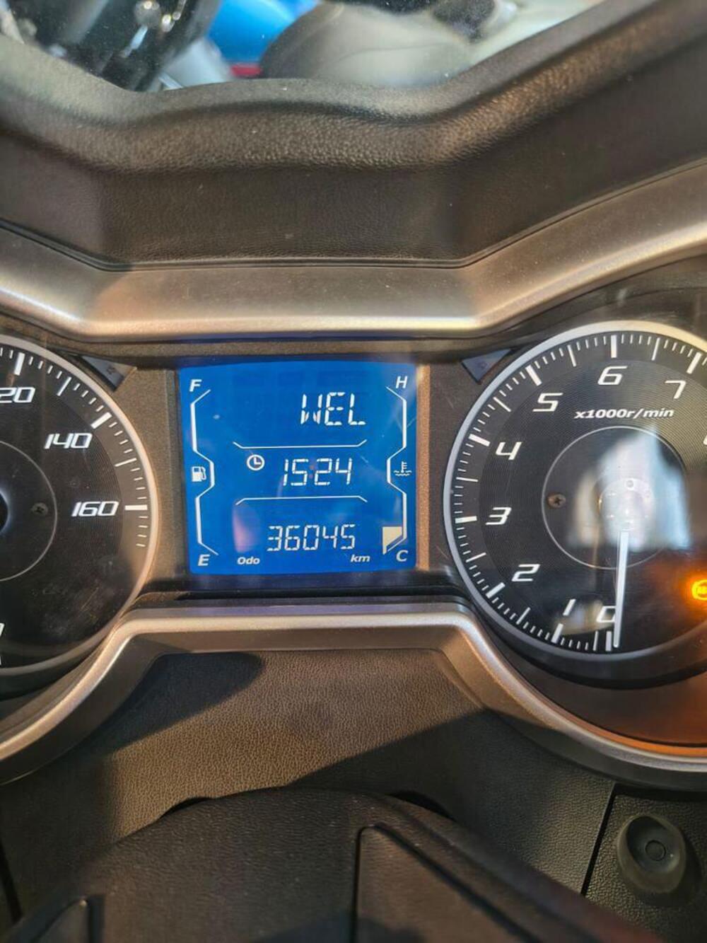 Yamaha X-Max 300 ABS (2017 - 20) (5)