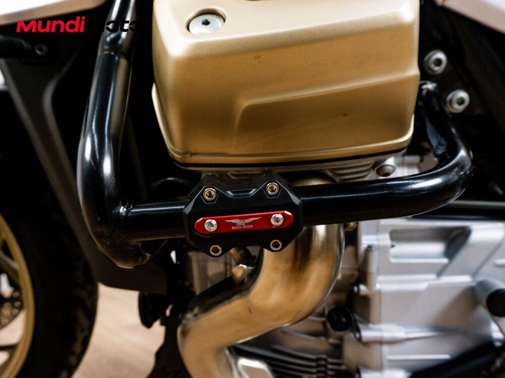 Moto Guzzi V100 Mandello (2022 - 24) (13)