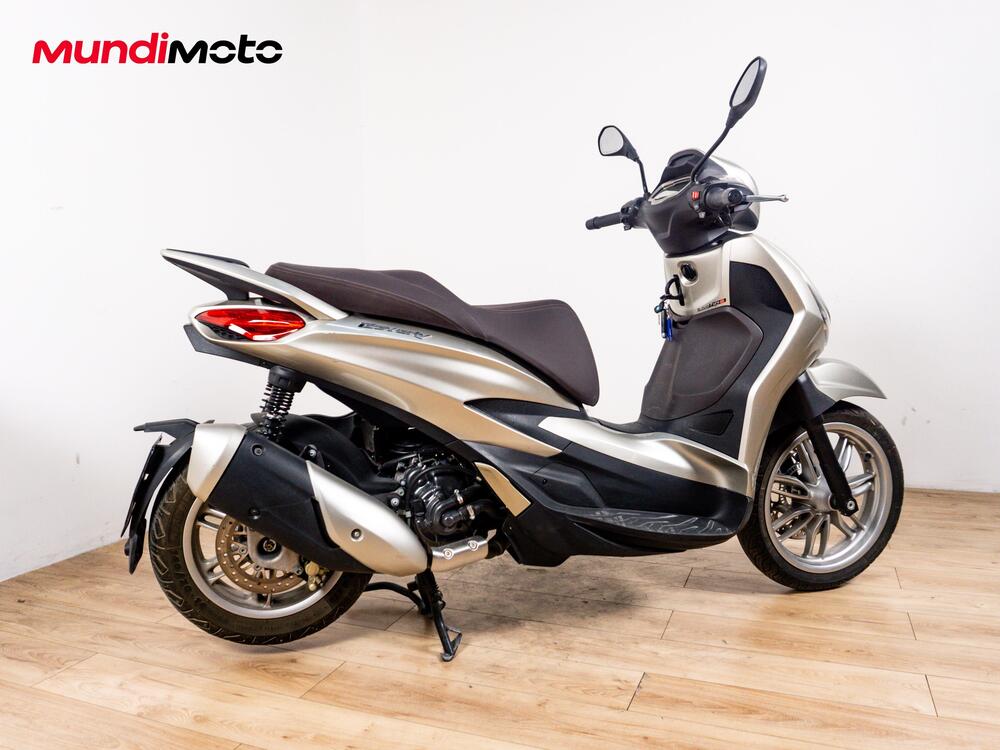 Piaggio Beverly 300 Hpe (2021) (3)