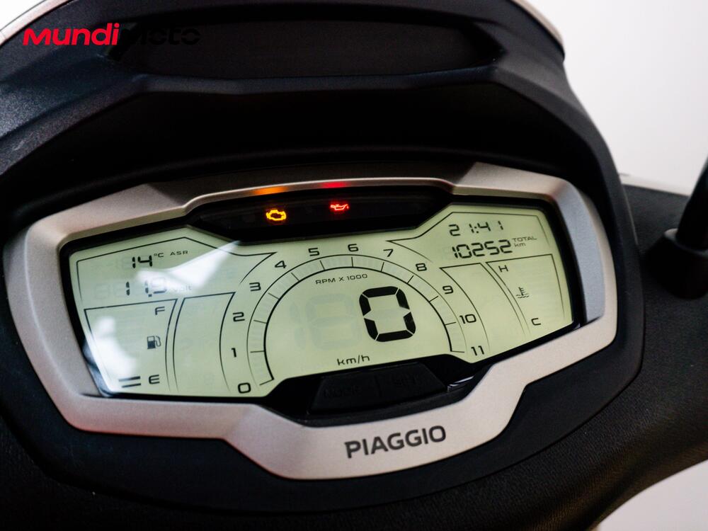 Piaggio Beverly 300 Hpe (2021) (12)