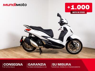 Piaggio Beverly 300 Hpe (2021) usata