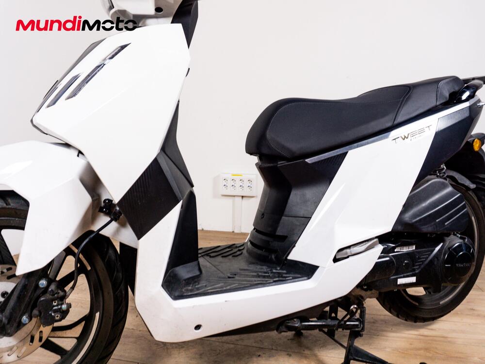 Peugeot Tweet 125 FL GT ABS (2024) (9)