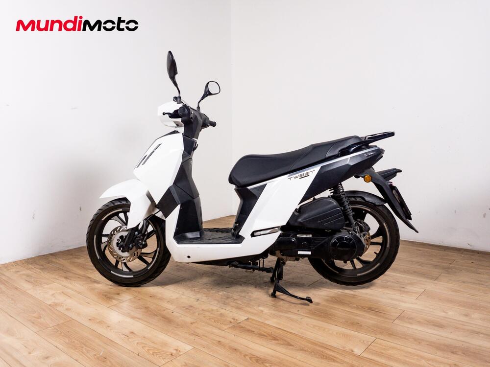 Peugeot Tweet 125 FL GT ABS (2024) (6)