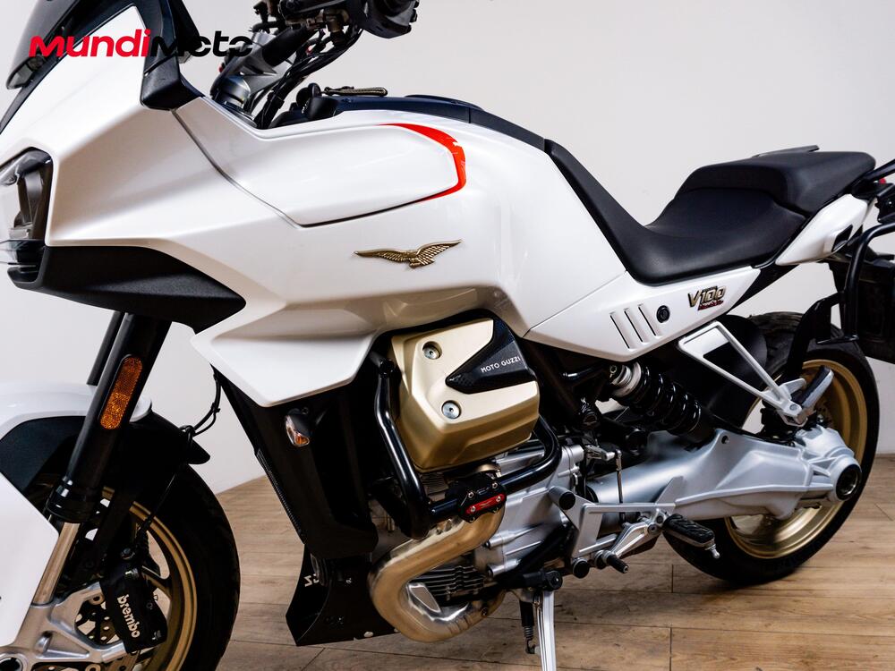 Moto Guzzi V100 Mandello (2022 - 24) (9)