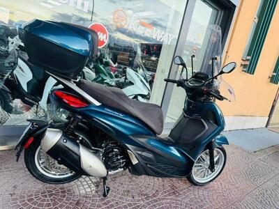 Piaggio Beverly 300 Hpe (2021) usata