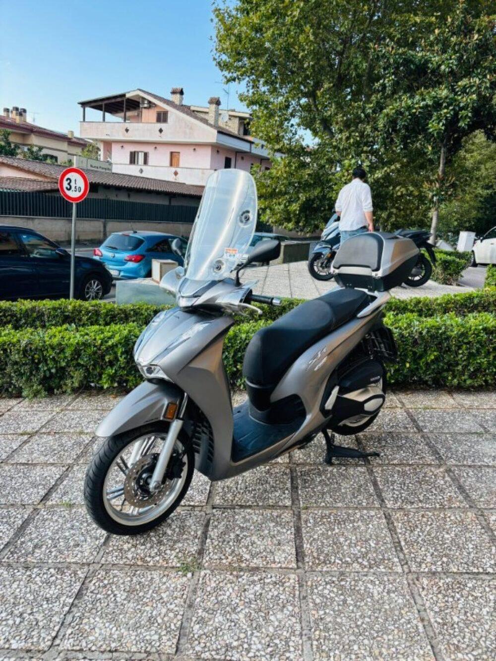 Honda SH 350 (2021 - 24) (9)