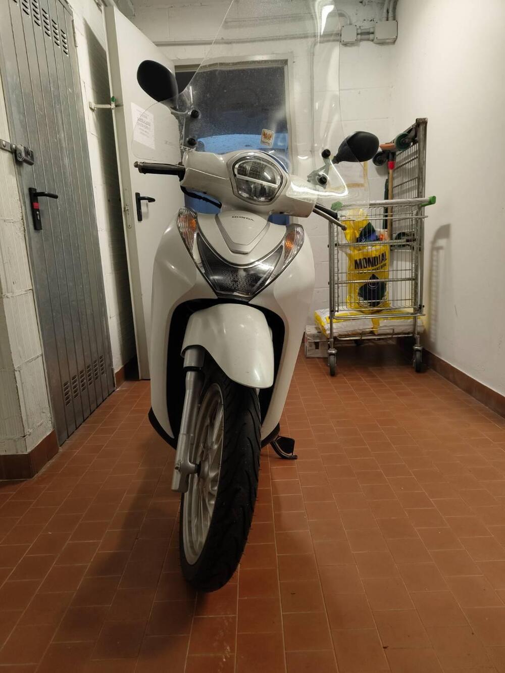 Honda SH 125 Mode (2021 - 23) (8)