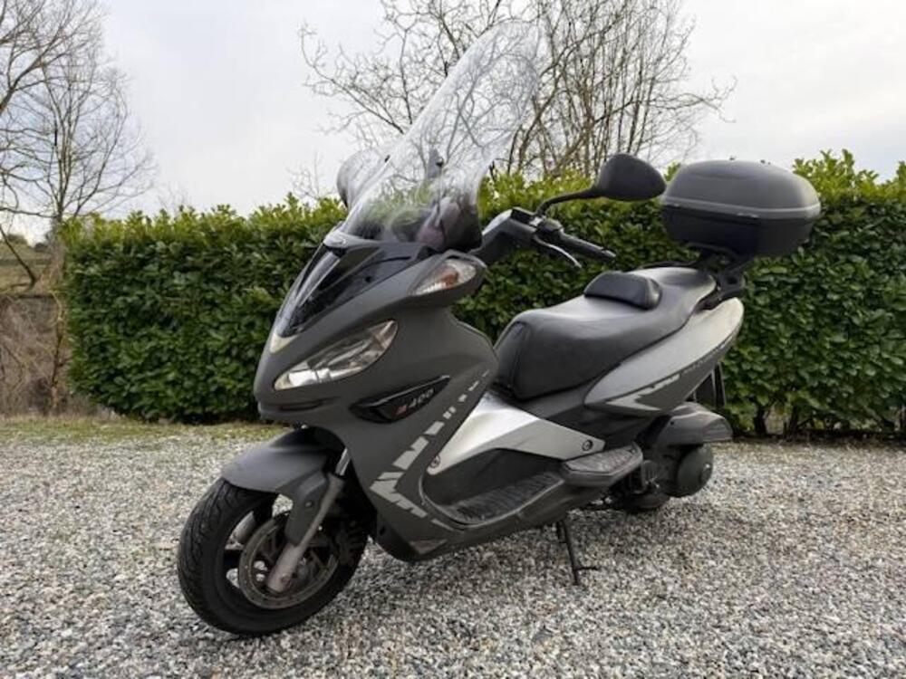 Malaguti Madison 400 4T (5)