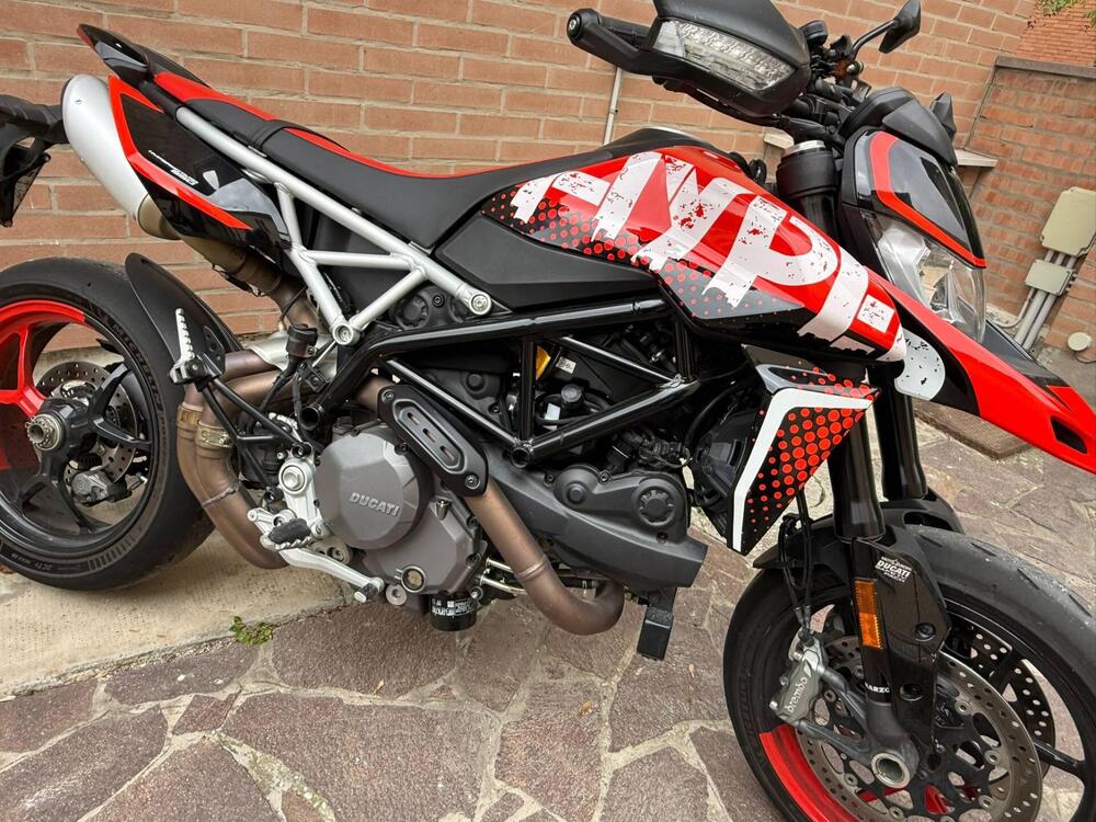 Ducati Hypermotard 950 RVE (2022 - 25) (2)