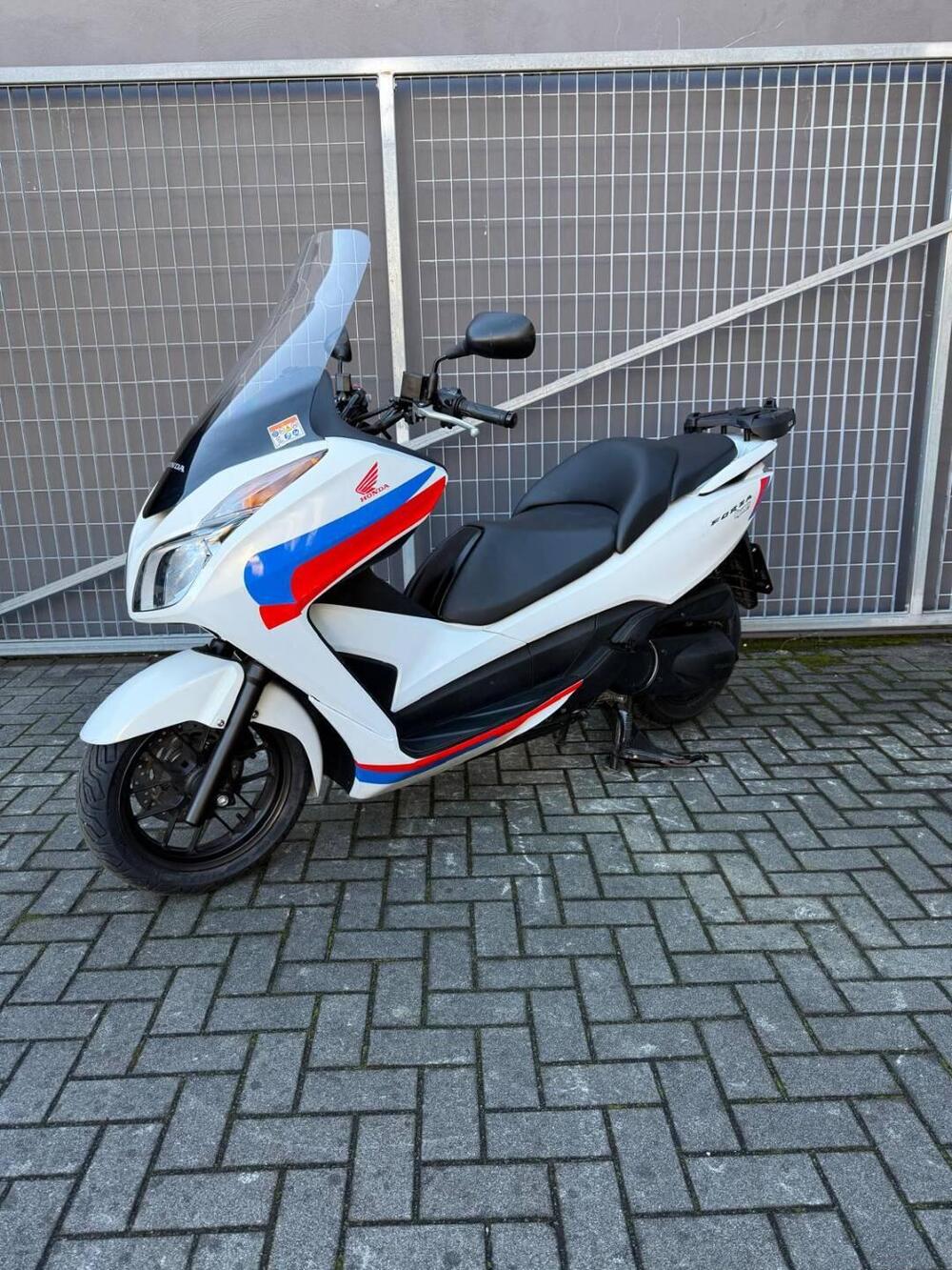 Honda Forza 300 ABS (2013 - 17) (3)