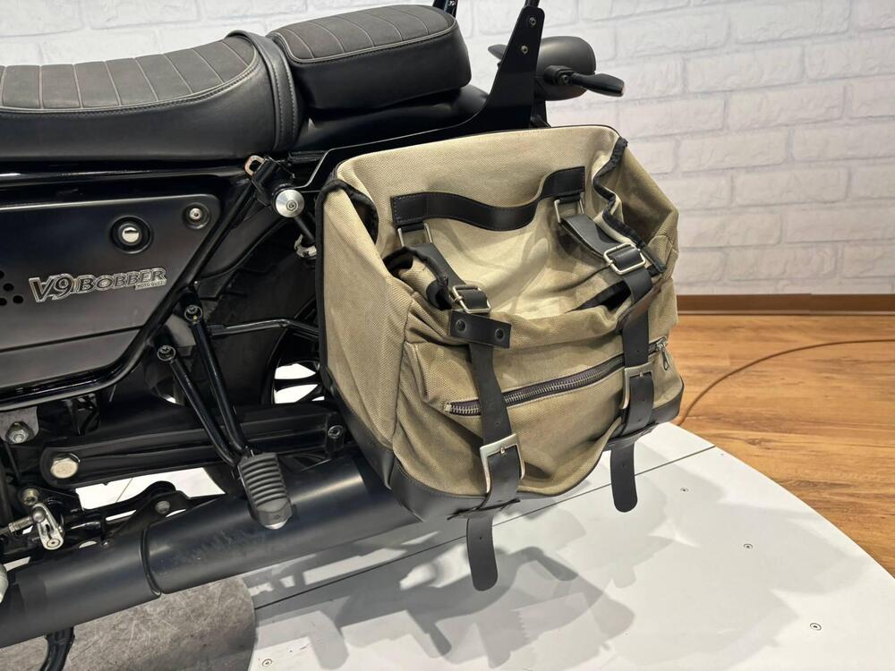 Moto Guzzi V9 Bobber (2021 - 25) (10)