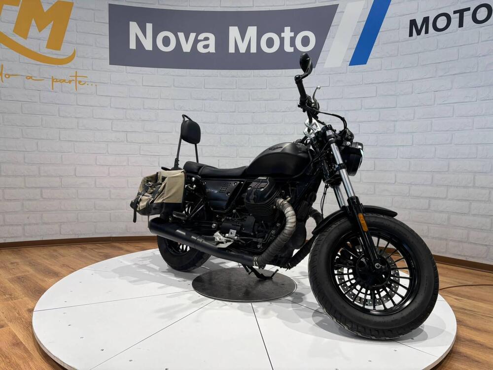 Moto Guzzi V9 Bobber (2021 - 25) (6)