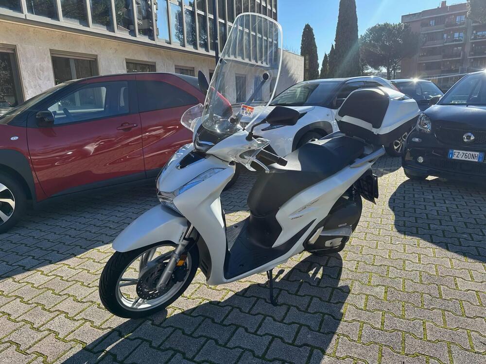 Honda SH 150i (2024 - 25) (2)