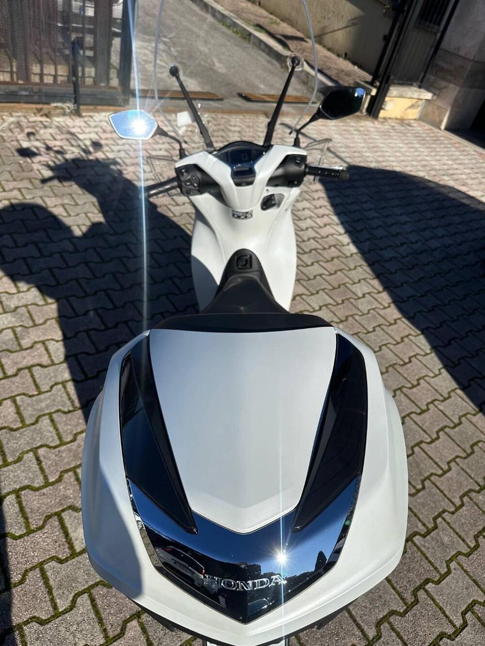 Honda SH 150i (2024 - 25) (4)