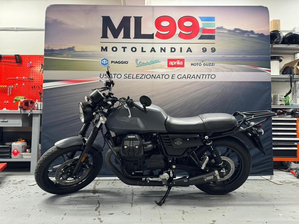 Moto Guzzi V7 III Stone (2017 - 20) (2)