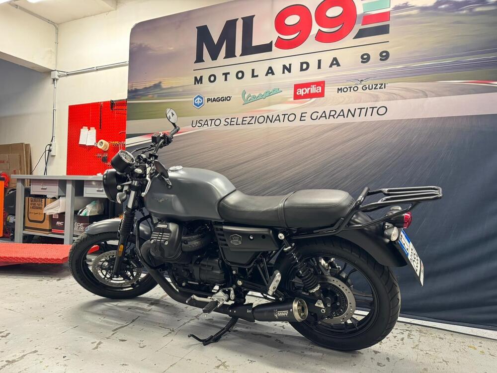Moto Guzzi V7 III Stone (2017 - 20) (3)