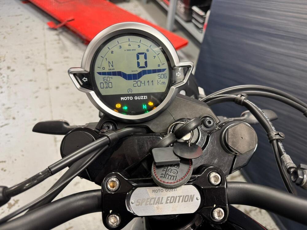 Moto Guzzi V7 Stone Special Edition (2022 - 25) (6)