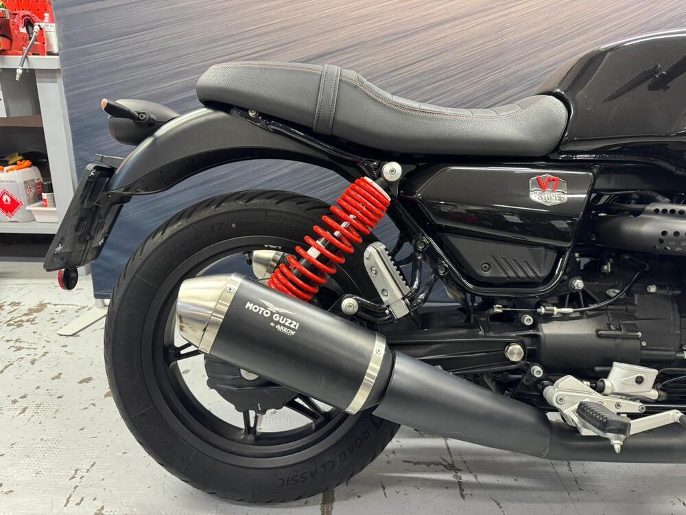 Moto Guzzi V7 Stone Special Edition (2022 - 25) (12)